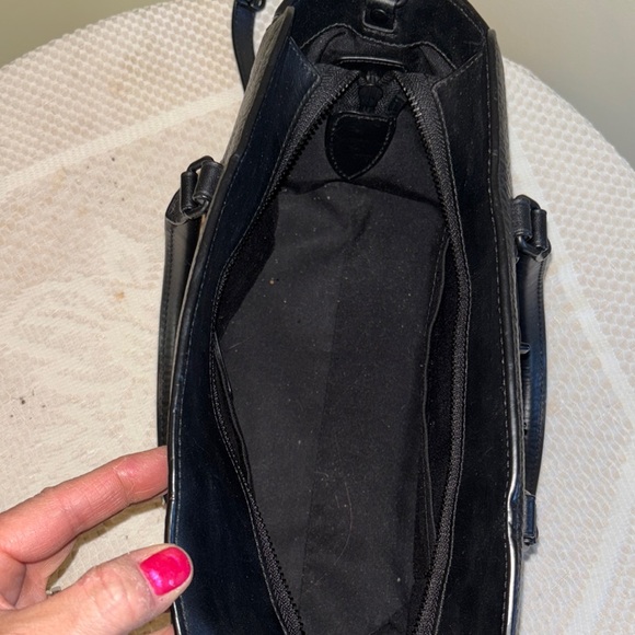 Coach Black Leather Satchel with Versatile Design - Picture 5 of 5